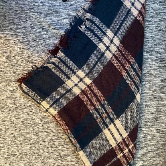 Scarf - Picture 2 of 2